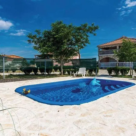 Appartement Laura Mit Pool *