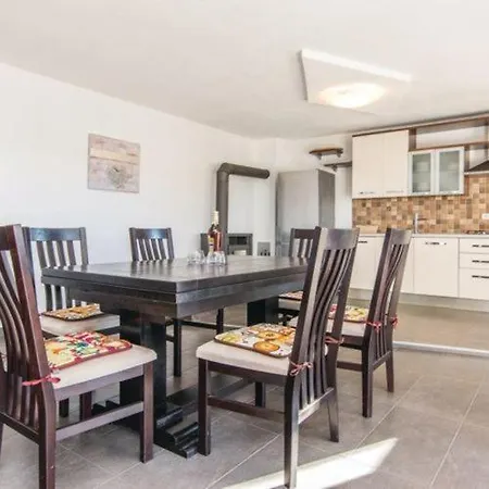 Apartamento Laura Mit Pool